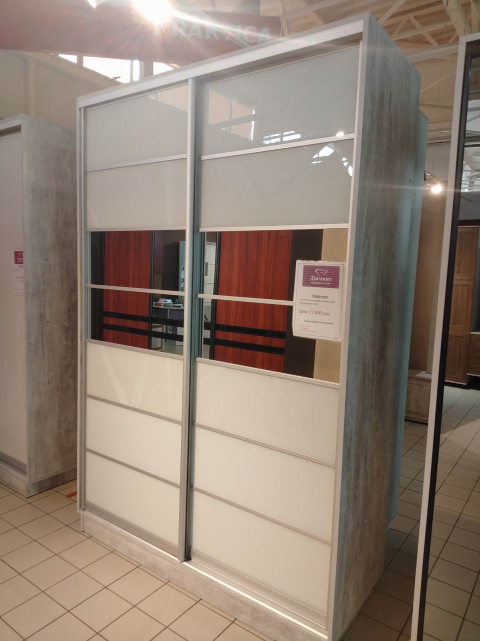 шафа-купе двохдверна, дзеркало та лак з піскоструєм