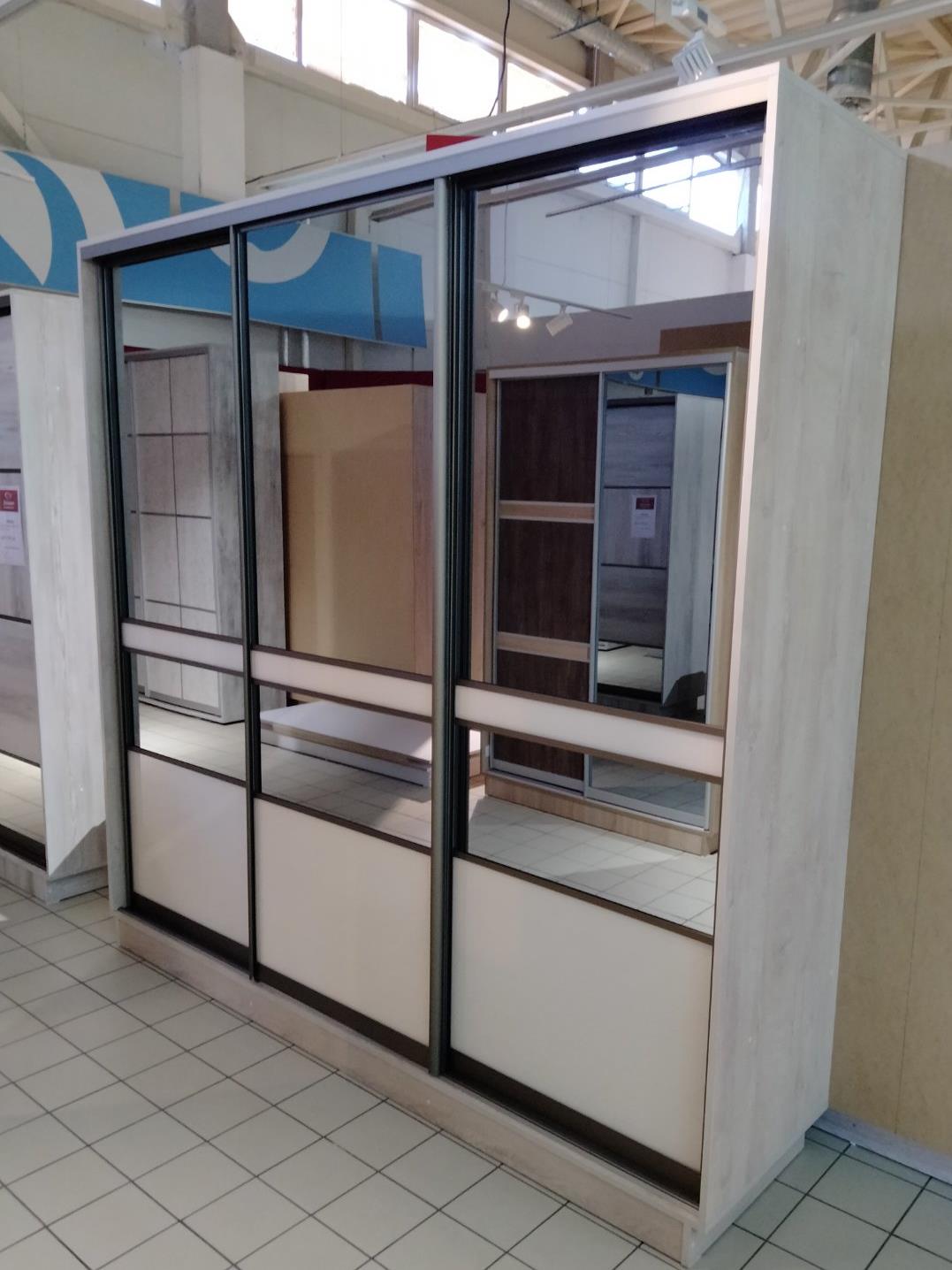 шафа-купе трьохдверна, дзеркало димчасте, лак ультра бєж