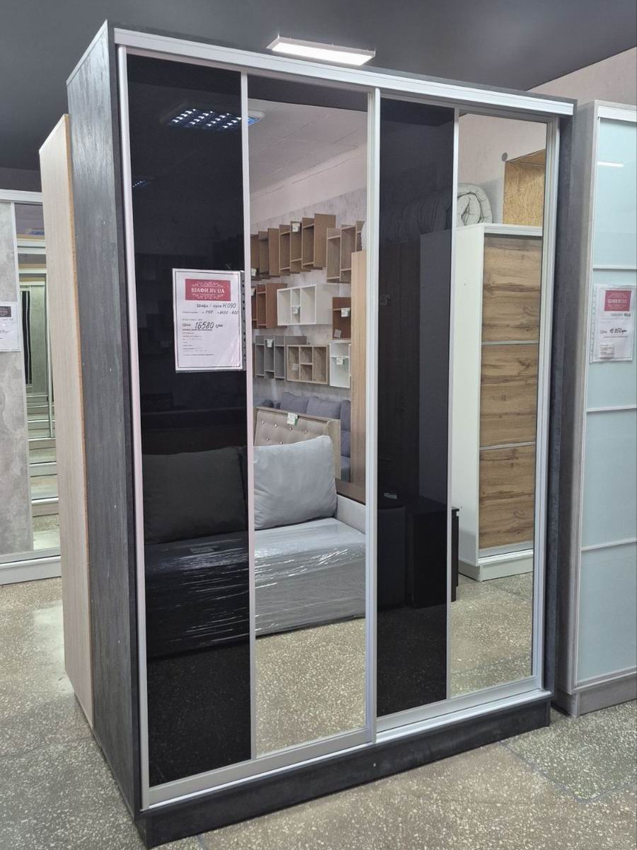 шафа-купе двохдверна ДСП, лак чорний та дзеркало, профіль срібло