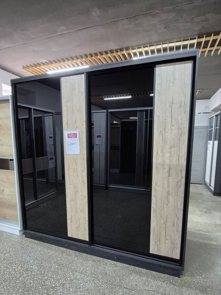 шафа купе дводверна, лак чорний та ДСП, профіль коньяк